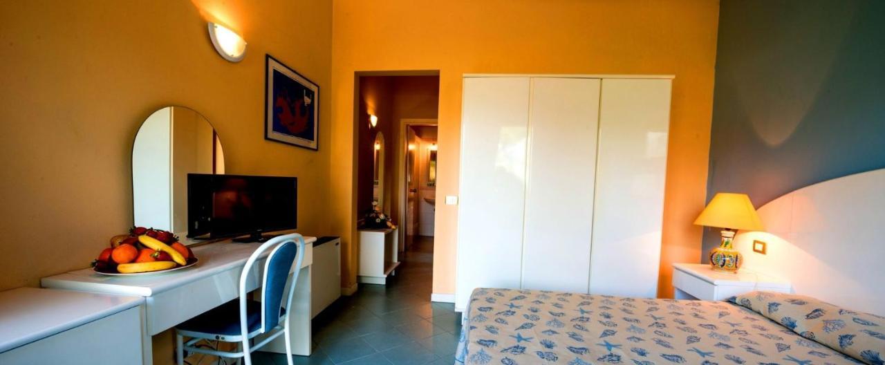Th Cinisi - Florio Park Hotel 外观 照片